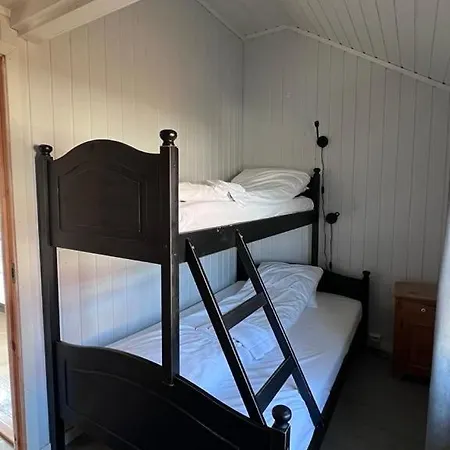 Fiskekrogen Rorbuer Tatil Evi Henningsvær