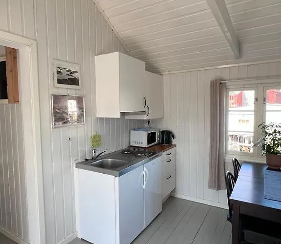 Semesterbostad Fiskekrogen Rorbuer Henningsvær